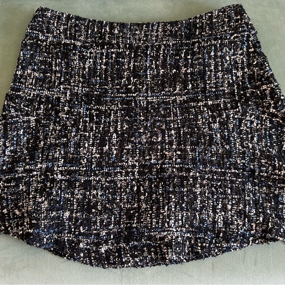 Dresses & Skirts - Chic Tweed Black and White Skirt